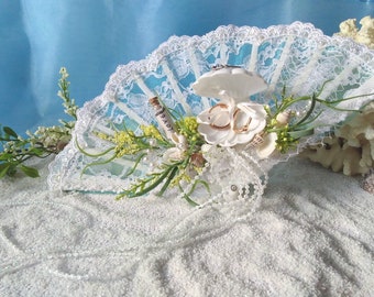 Chic alternative to the traditional pillow for a beach wedding, Fan-shaped blue ring holder, Ring bearer, Valentine's day gift