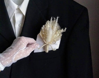 Dried flower pocket boutonniere, trendy accessory for weddings and proms, white ivory buttonhole,