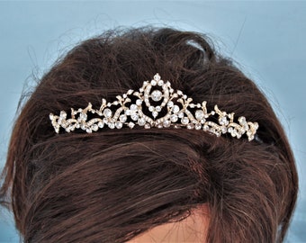 Gold Wedding Diadem with Rhinestones, Sparkling Bridal Crown, Dazzling Tiara for the Radiant Bride.