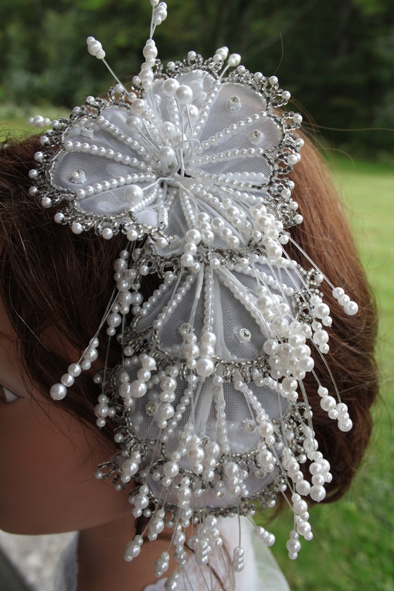 VINTAGE Beaded bridal tiara Headpiece with pearls… - image 4