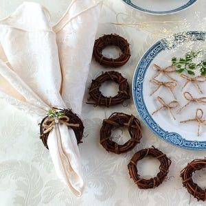 DIY Napkin Ring Kit – Set of 6 Rustic Natural Rings with Dried Flowers and Pearls for Wedding, Boho Chic Party, Country Table Decor