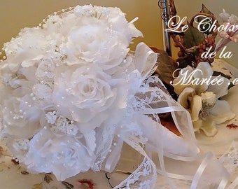 All-White Round Bridal Bouquet, Handcrafted, Romantic, Silk Rose Wedding Bouquet, Flowers Pearls Lace for the Bride