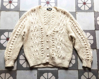 70er Jahre Fisherman Sweater Cardigan mit Zopfmuster. Aran Irish Cardigan Pullover. Strickpullover Pull Over Creme Rustikaler Wollpullover