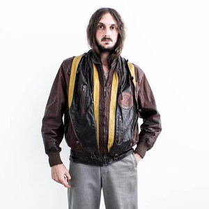 Bomber en cuir plissé des années 80 . Veste en cuir carrée tactique Pollini Italy