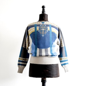 GIANNI VERSACE Sweater 1980s . Designer Pull Over Thin Top Crew 
