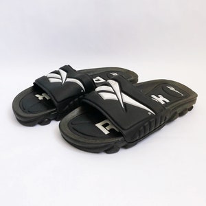 Reebok deals slides mens