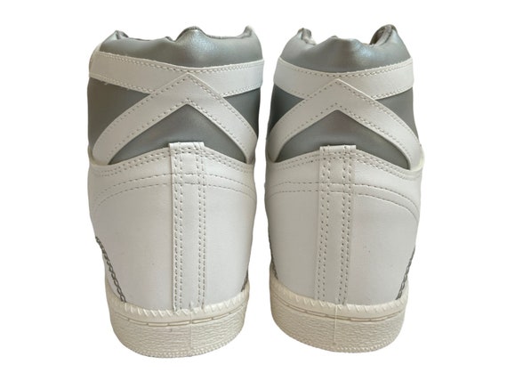 vintage three stripe high top basketball shoes me… - image 6