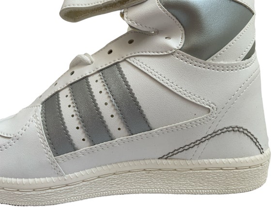 vintage three stripe high top basketball shoes me… - image 2