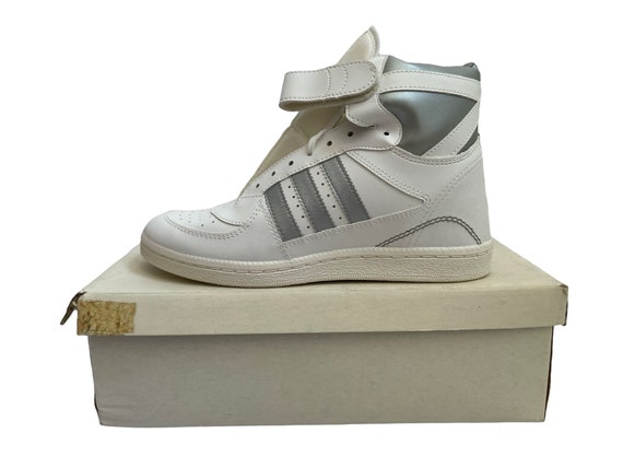 vintage three stripe high top basketball shoes me… - image 1