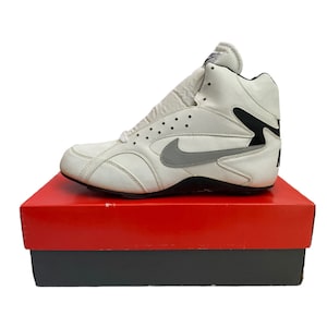 vintage nike strike force high top football cleats shoes mens size 9.5 deadstock NIB 1993