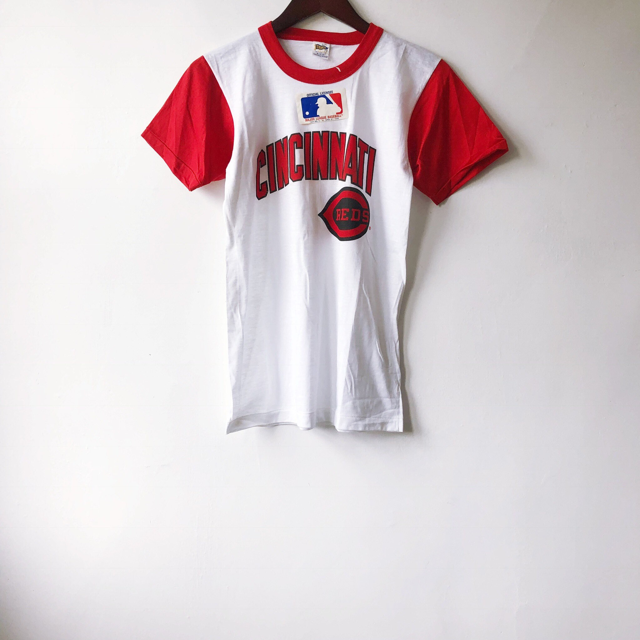 white cincinnati reds t shirt