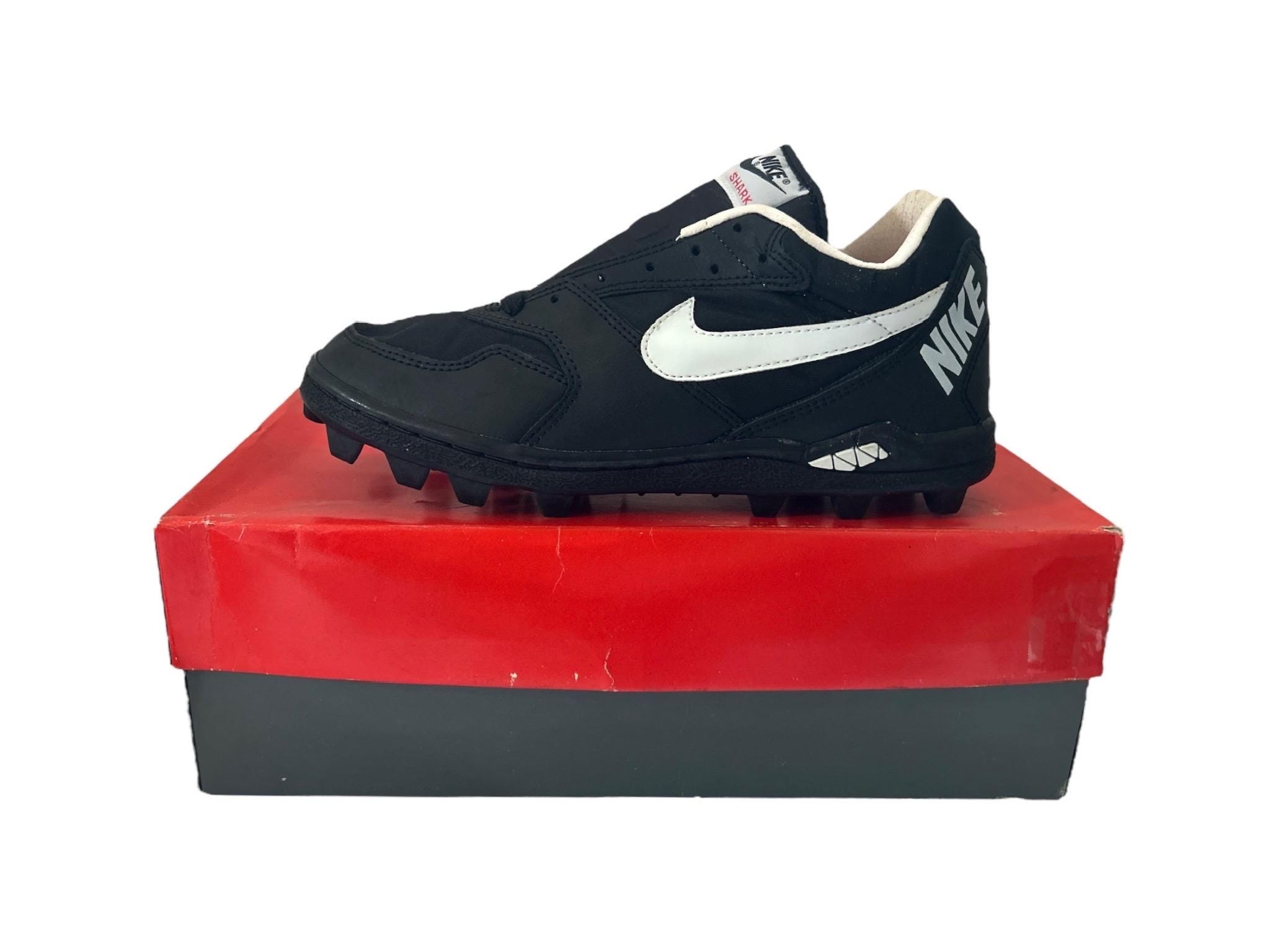 スニーカー Nike Sharks R4 5MM375 Nike Sharks - Etsy