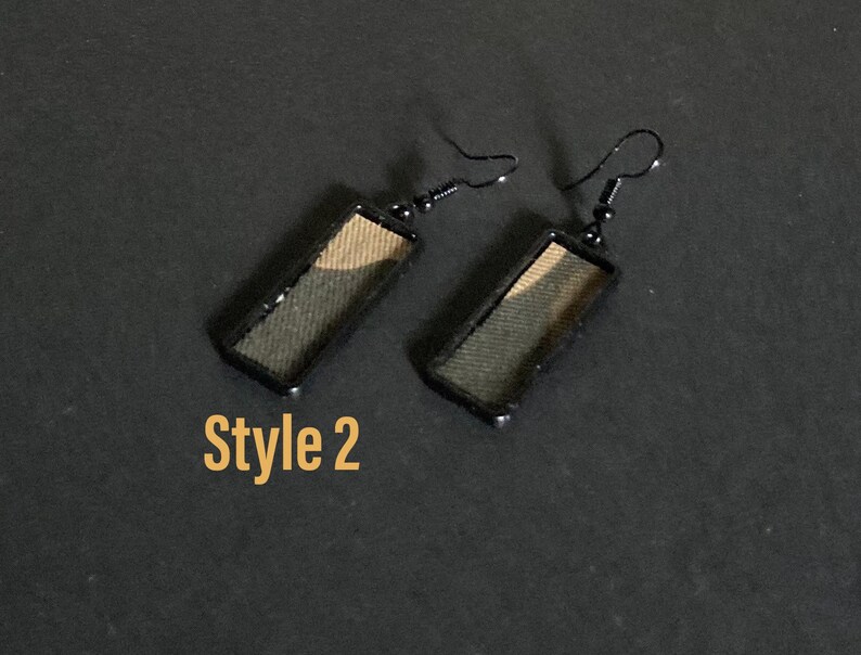 Boucles doreilles pendantes noires camouflage image 3