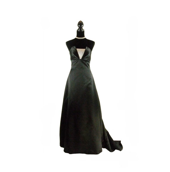 Elegant Satin Strapless Long Gown with Bustle Trai