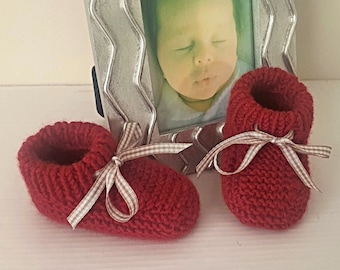 Soft knitted merino wool booties, red baby bootees, gender neutral 0- 3 months infant handknits, boy or girl woollen booties - pretty gift