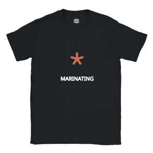 AI Humor T-shirt | Marinering T-shirt | Mjuk rund hals