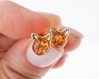 Gold Cat Stud Earrings in Baltic Amber, tiny cute cat earrings, 14K gold plated Silver Cat jewelry, nature earrings cat gifts, cat lover