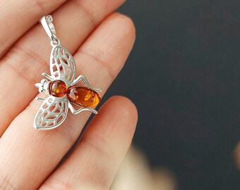 Bee necklace with Amber, honey bee, 925 Sterling Silver bee gifts, birthday gifts, bee jewelry, bumble bee, nature jewelry, gifts for mom