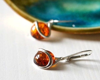 Round Amber drop Earrings with sterling silver, resin dangle amber earrings, Crystal Drop Earrings with amber, nature earrings with silver