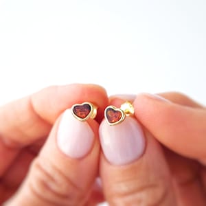 Gold Heart Earrings with Amber, Minimalist gold stud earrings, Dainty Gold Earrings, Bridesmaid Earrings, love, daughter gift, heart