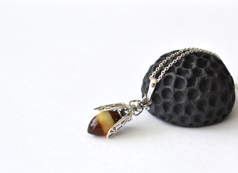 Bee Jewelry Natural Jewelry Insect Jewelry amber bee Healing Amber Hornet Pendant Baltic Amber Hornet Bee Necklace Bee pendant