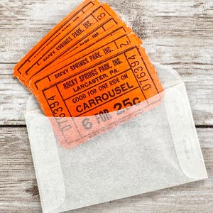 6 billets de carrousel vintage : billets orange et noir pour parc d&#39;attractions des années 1960, éphémères d&#39;Halloween