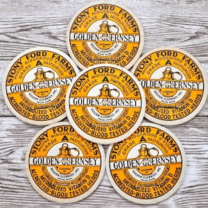 6 Vintage Golden Guernsey Milchverschlüsse | Authentische gelbe Stony Ford Farms Dairy Deckel aus den 1950er Jahren | Unbenutzte Chipboard Milchverschlüsse aus New York