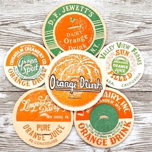 6 tapas vintage de bebidas de naranja diferentes / Tapas de zumo de naranja auténticas de las décadas de 1940 y 1950 / Tapas de leche de aglomerado de mediados de siglo sin usar