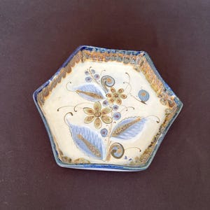 Vintage Signed Ken Edwards Tonala Mexico Pottery 7" Hexagon Dish.
