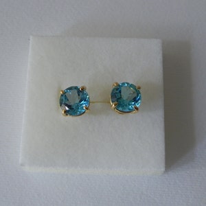 18kt yellow gold earrings with round blue topazes 9mm gift woman girl made in italy engagement image 3