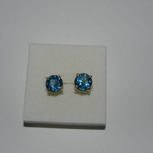 18kt yellow gold earrings with round blue topazes 9mm gift woman girl made in italy engagement image 2