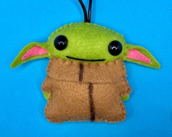 Star Wars & The Mandalorian Inspired Felt Hanging Plushie - Baby Yoda/Grogu approx 4” tall