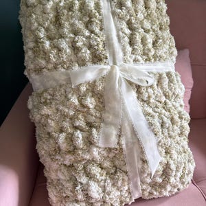 Cozy Moss Sage Green Cloud Weighted Throw