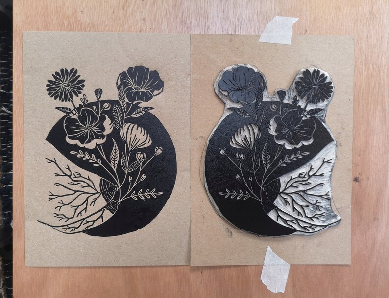 Breastfeeding linocut print image 2