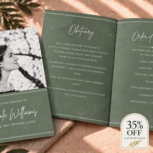 Peut inclure: Un modèle de programme funéraire vert sauge avec un portrait en noir et blanc d'une femme sur la couverture. Le texte inclut In Loving Memory of Nicole Williams, Obituary et Order of Service avec des espaces pour les détails biographiques.