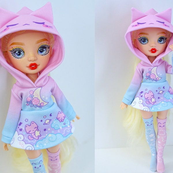 Ensemble de vêtements de poupée Rainbow High, jolie robe à capuche et chaussettes - Dreaming Kitty