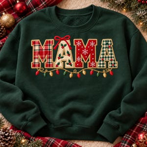 ママのクリスマスチェック柄パッチワークデザイン、フェイク刺繍リボンとホリデーライトPNG