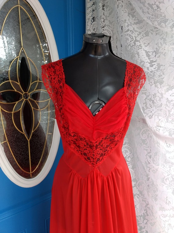 Vintage Full Length Red Nightgown M Antron Nylon Flowy Union Label  Sleeveless - www.vitorcorrea.com