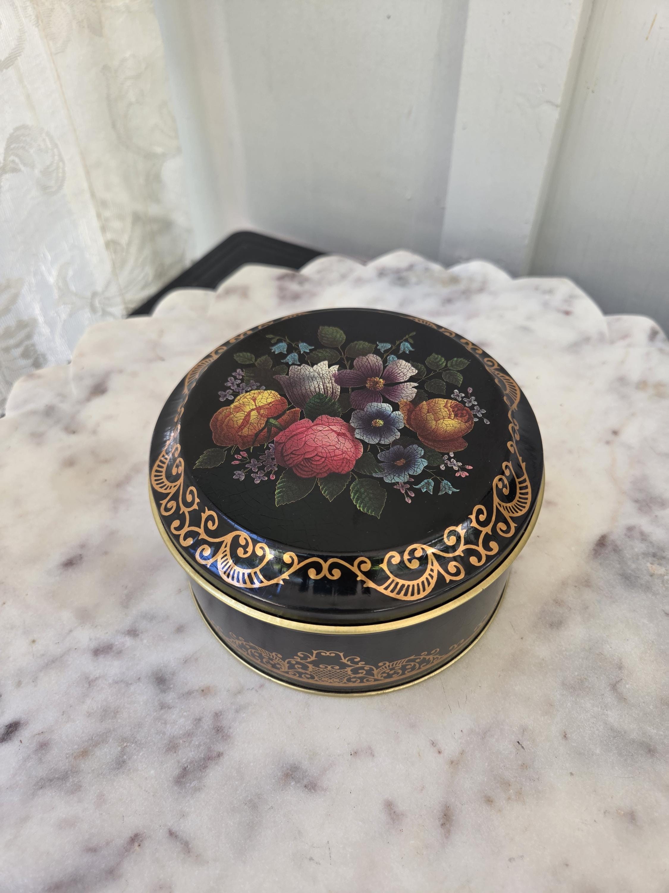 Vintage Biscuit Tins - Etsy