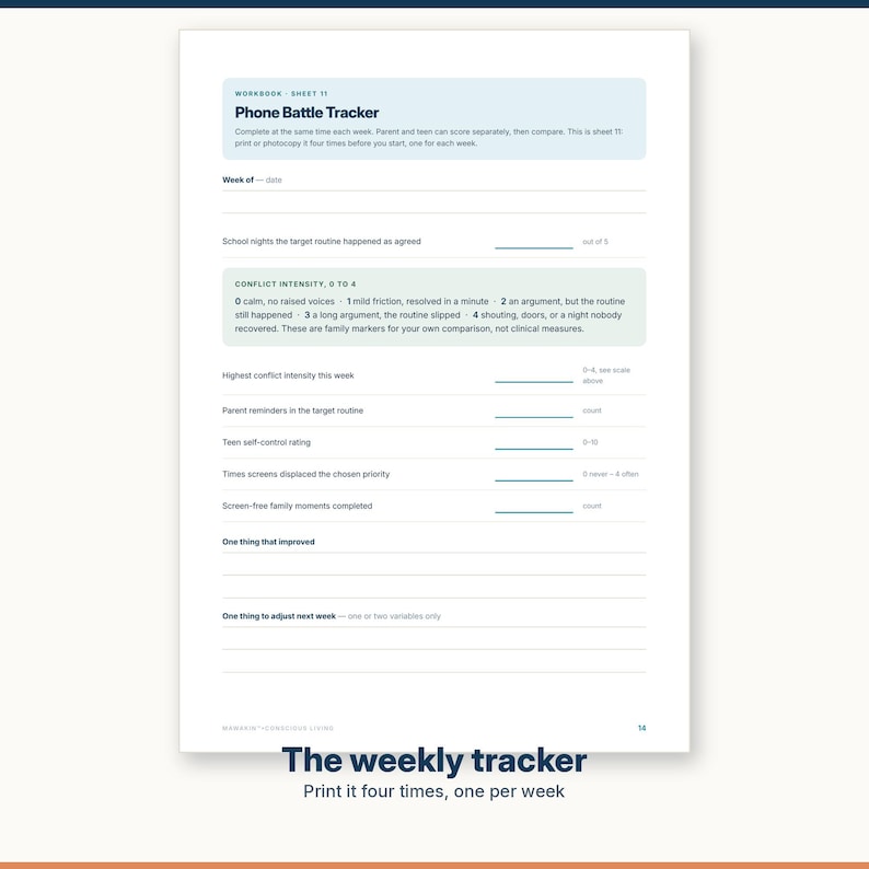 Puede incluir: Una p&aacute;gina de libro de ejercicios blanca titulada Phone Battle Tracker, Sheet 11. Incluye secciones para la semana, noches escolares, una escala de intensidad de conflicto de 0 a 4, y campos para registrar recordatorios y momentos familiares.