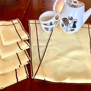 Vintage Linen Napkin and Runner Set/Yellow and Brown/Deco