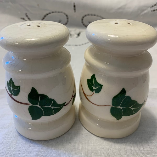 Vintage Salt and Pepper Shakers with Ivy/Mid Century Modern/50’s