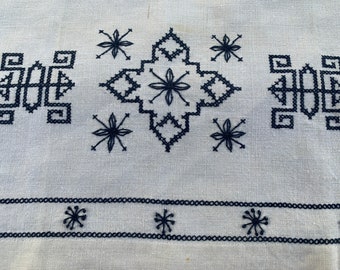 Beautiful Vintage Cross Stitched Tea Towel/Navy and White/Kitchen Towel/Vintage Linen