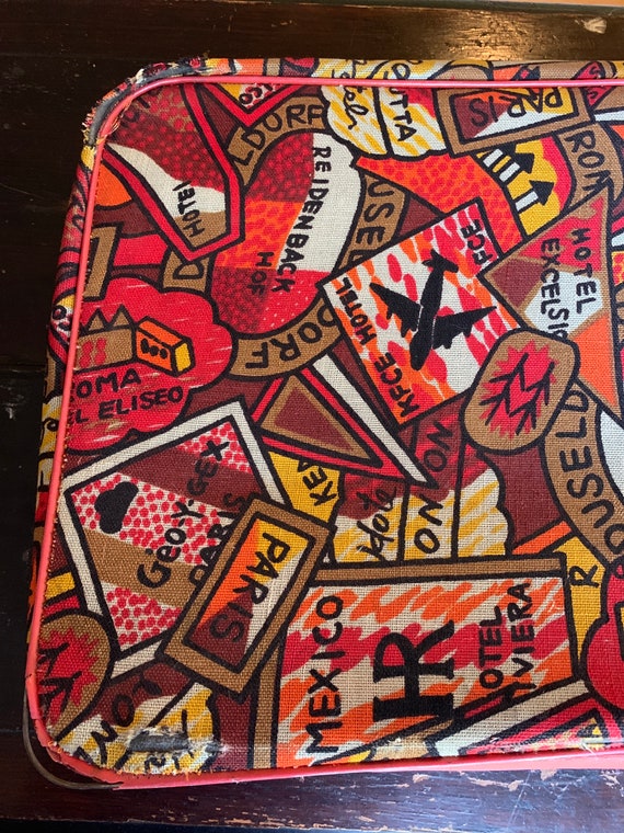 Super Cool Vintage 1970’s Travel Suitcase