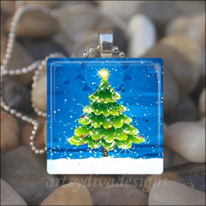 SNOWY CHRISTMAS TREE Christmas Star Winter Snow Glass Tile Pendant Necklace Keyring