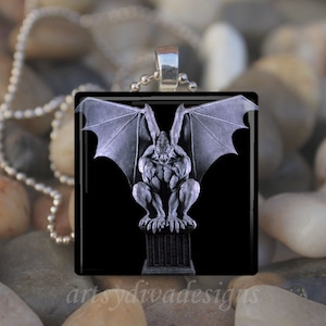 GARGOYLE MAAN STANDBEELD Gotische Goth Halloween Bat Glas Tegel Hanger Ketting Sleutelhanger ontwerp 2