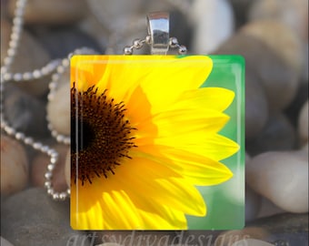 YELLOW SUNFLOWER Spring Garden Summer Flower Floral Glass Tile Pendant Necklace Keyring