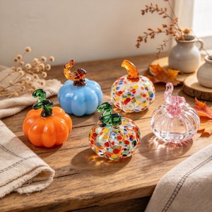 Mini pumpaprydnad i glas, färgglad höstfigur i kristall, bordsdekoration till Thanksgiving, höstdekoration till hyllan