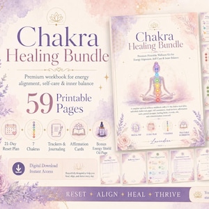 Może przedstawiać: Cyfrowy zeszyt ćwiczeń Chakra Healing Bundle zawierający 59 stron do druku, służący do wyrównywania energii i dbania o siebie. Okładka przedstawia osobę w pozycji medytacyjnej z siedmioma kolorowymi punktami czakr, otoczoną kwiatami lawendy.