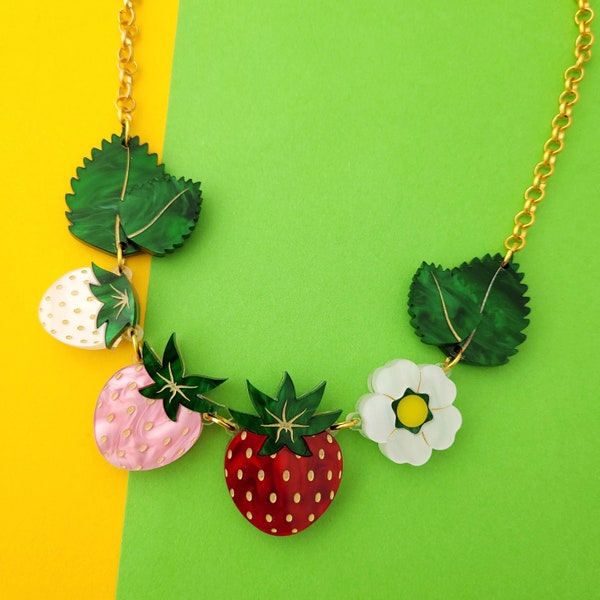 Collier tendance fraise - acrylique découpé au laser - vendeur au Royaume-Uni